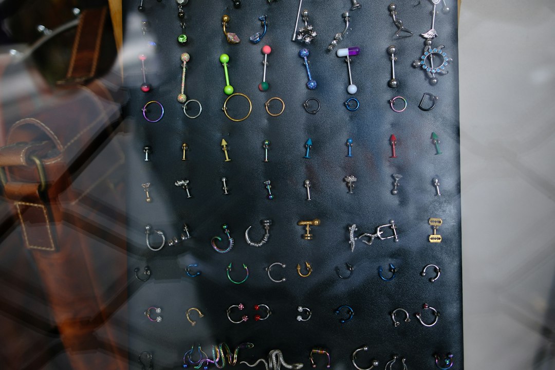 Body jewellery and accessories